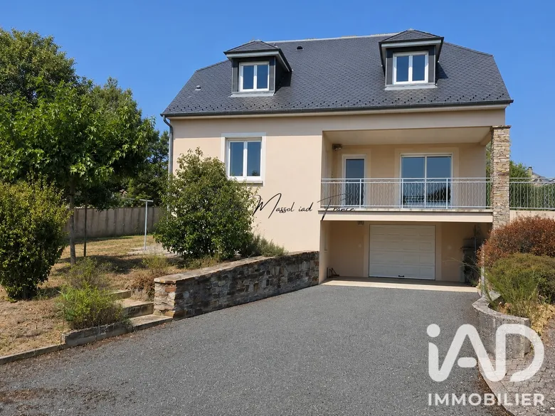 Maison 6 pièces 169 m² · à Saint-Jean-Delnous · 169 m² · 240 000 €