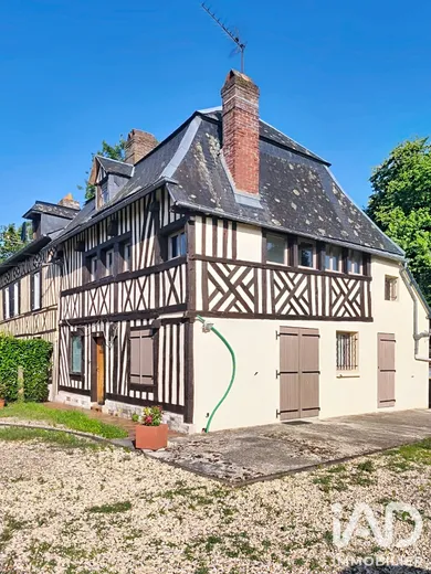 Immeuble à Arelaune-en-Seine (76940)