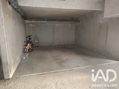 Parking à Montigny-le-Bretonneux (78180)