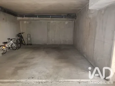 Parking à Montigny-le-Bretonneux (78180)