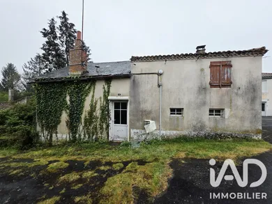 Village house in Adilly (79200)