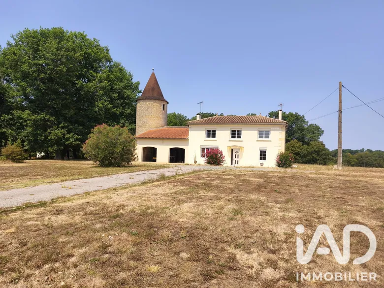 Maison 6 pièces 135 m² · à Lugasson · 135 m² · 300 000 €