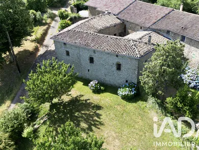 House in Saint-Cirgues-de-Prades (07380)