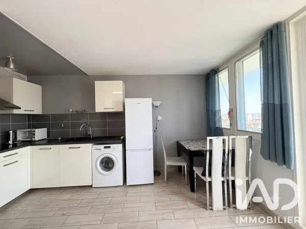 Appartement à Charenton-le-Pont (94220) photo 2