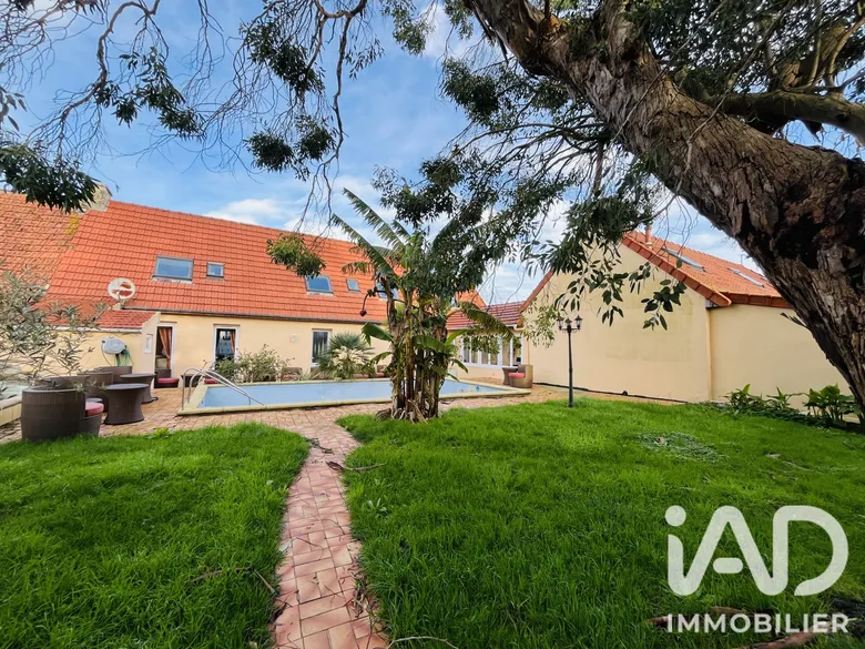 Maison 13 pièces 325 m² · à Sainte-Mère-Église · 325 m² · 385 000 €