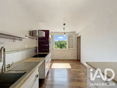 Apartment in Sainte-Foy-lès-Lyon (69110)