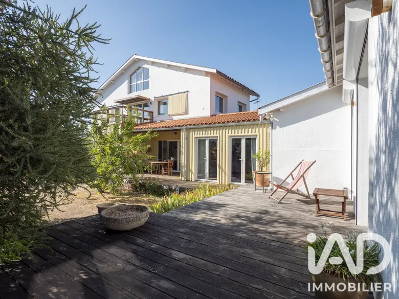 Maison 8 pièces 226 m² · à Fouras · 226 m² · 889 000 €