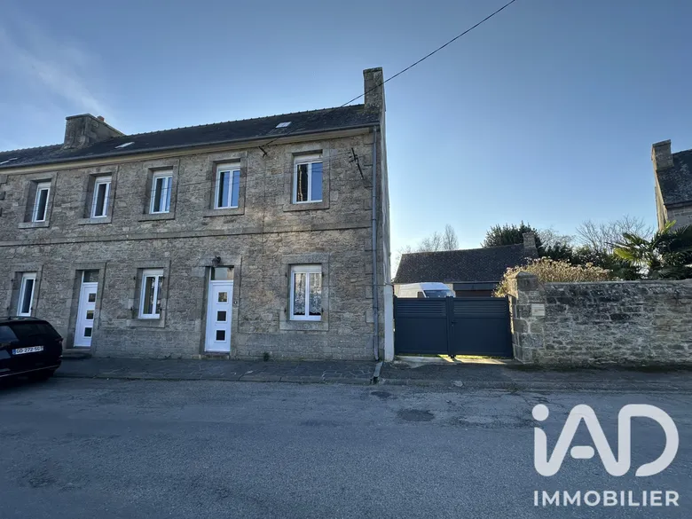 Maison 8 pièces 192 m² · à Plounérin · 192 m² · 246 000 €