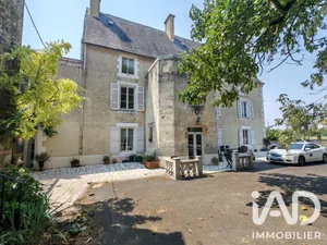 Castle in Chef-Boutonne (79110)