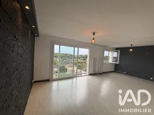 Appartement à Pont-Sainte-Marie (10150)