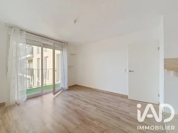 Appartement à Vaires-sur-Marne (77360) photo 2