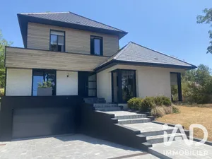 Architectural house in Cucq (62780)