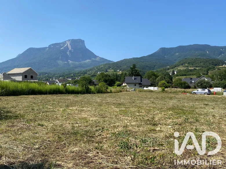 Terrain à Apremont (73190) · 235 000 €