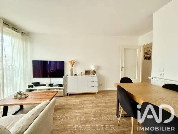 Appartement à La Ville-du-Bois (91620) photo 2