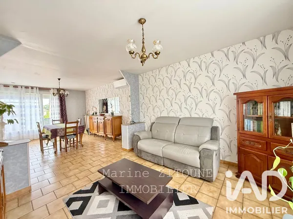 Maison à La Ville-du-Bois (91620) photo 2