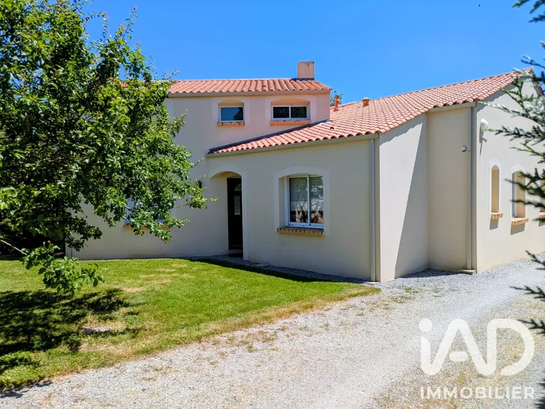 Maison 7 pièces 152 m² · à La Roche-sur-Yon · 152 m² · 385 875 €