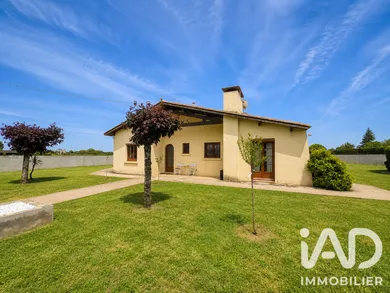Maison traditionnelle à Pujols-sur-Ciron (33210)