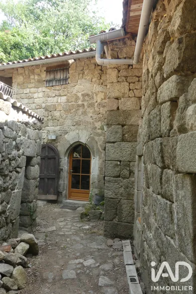 Maison de campagne à Burzet (07450)