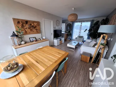 Apartment in Sainte-Geneviève-des-Bois (91700)