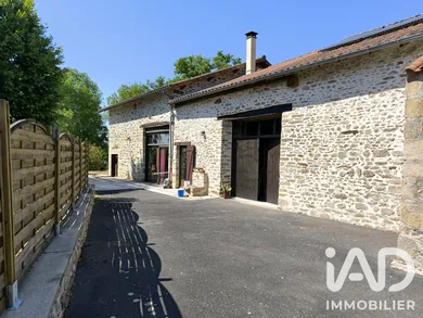 Maison de village à Peyrilhac (87510)