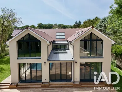 Architectural house in Montfort-l'Amaury (78490)