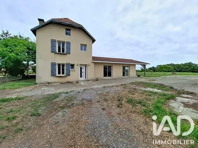 Maison de campagne à Fichous-Riumayou (64410)