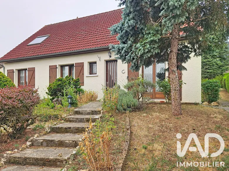 Maison 7 pièces 165 m² · à Saint-Julien-du-Sault · 164,7 m² · 199 000 €