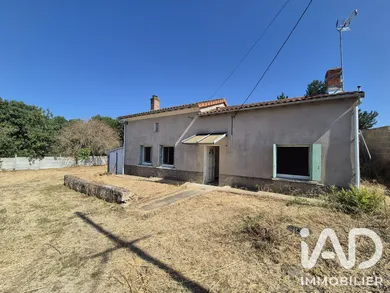 Maison de campagne à Thouars (79100)
