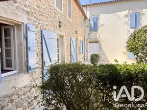 Maison de village à L'Éguille (17600)