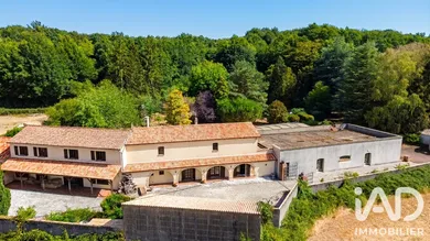 Maison d'architecte à Saint-Aubin-le-Cloud (79450)