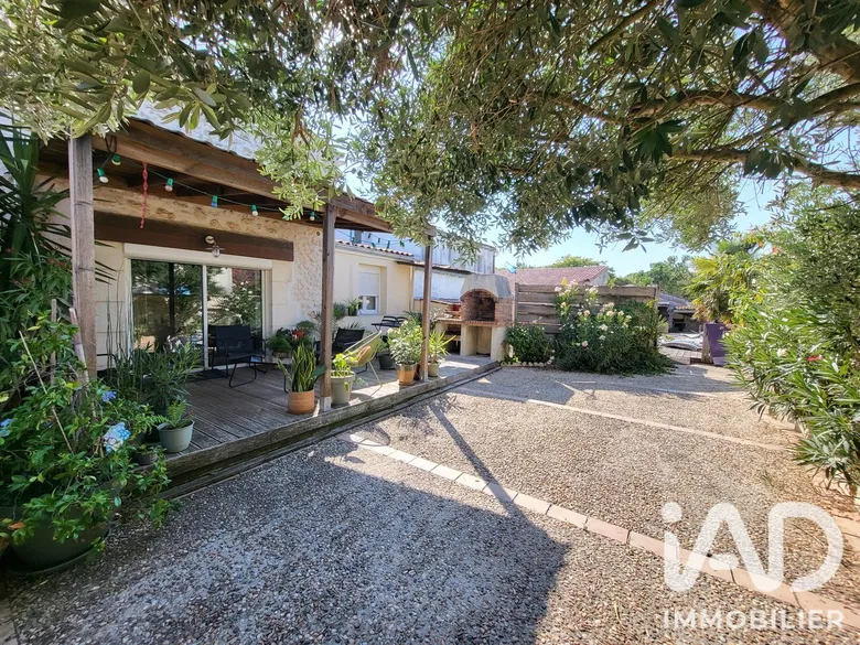 Maison 6 pièces 192 m² · à L'Éguille · 192 m² · 392 000 €