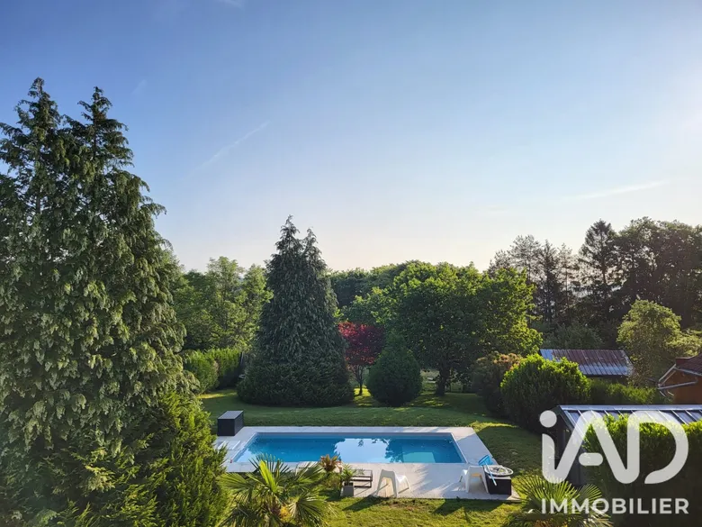 Maison 8 pièces 170 m² · à Villars-Saint-Georges · 169,7 m² · 450 000 €