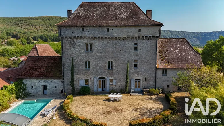 Maison 11 pièces 377 m² · à Ambeyrac · 377 m² · 849 000 €