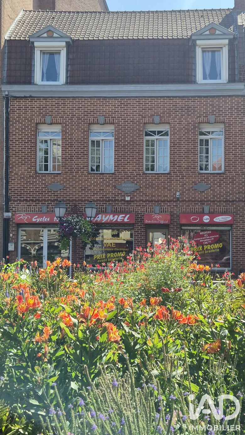 Immeuble 270 m² · à Saint-Amand-les-Eaux · 270 m² · 320 000 €