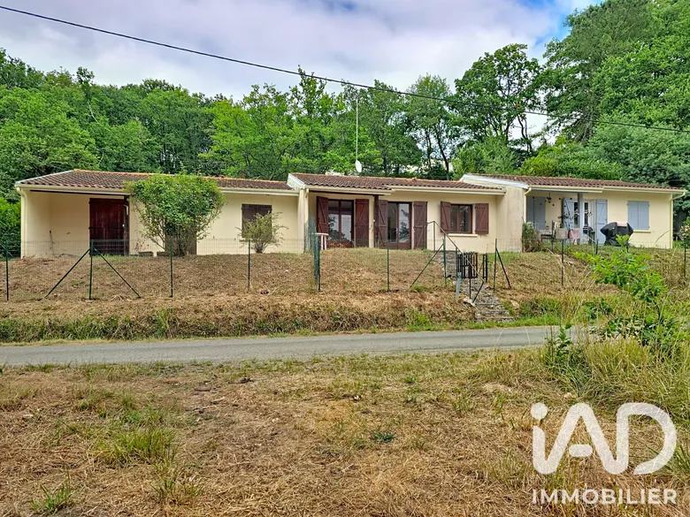 Immeuble 2 pièces 138 m² · à Eugénie-les-Bains · 138 m² · 163 000 €
