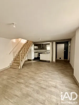 Townhouse in Brasles (02400)
