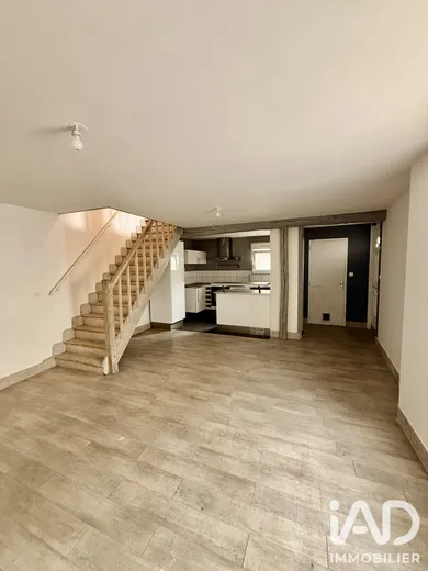 Townhouse in Brasles (02400)