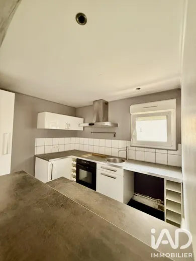 Townhouse in Brasles (02400)