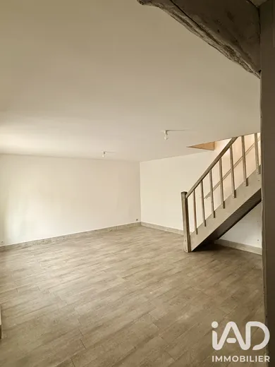 Townhouse in Brasles (02400)