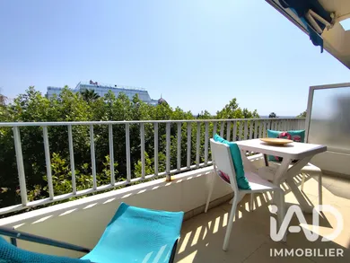 Apartment in Hyères (83400)