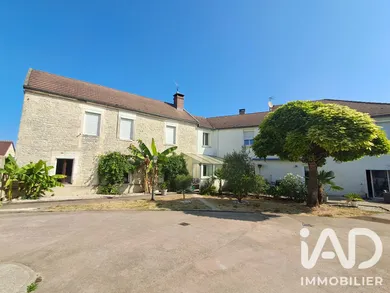 Maison de campagne à Courgis (89800)