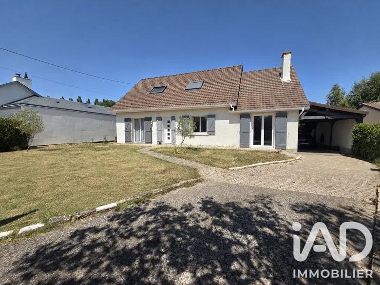 Maison 6 pièces 160 m² · à Saint-Denis-en-Val · 160 m² · 3 250 €