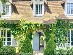 Mansion in Montfort-l'Amaury (78490)