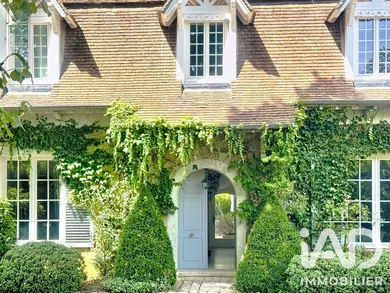 Mansion in Montfort-l'Amaury (78490)