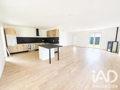 Maison de campagne à CHARMONT (51330)