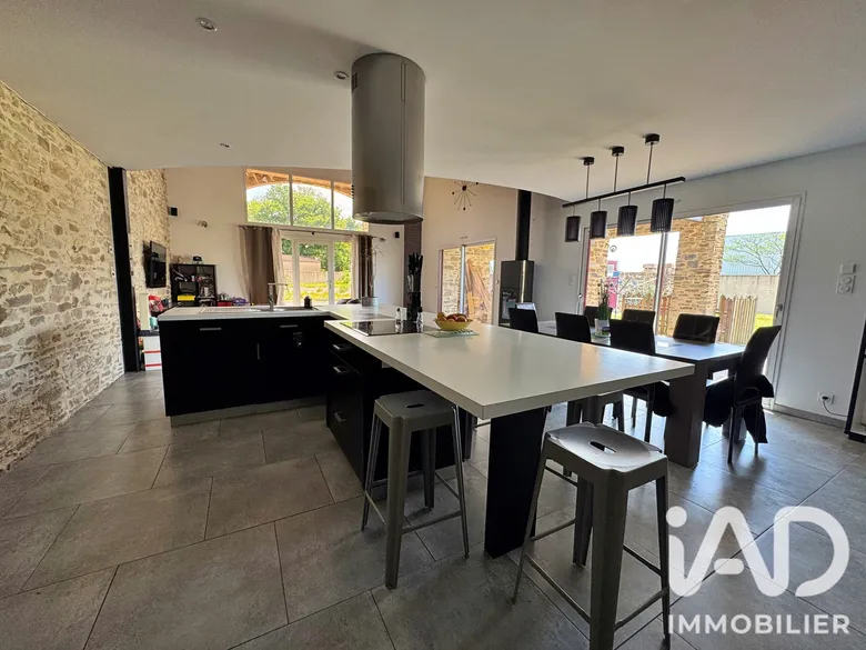 Maison 6 pièces 148 m² · à Montaigu Vendee · 148 m² · 399 500 €