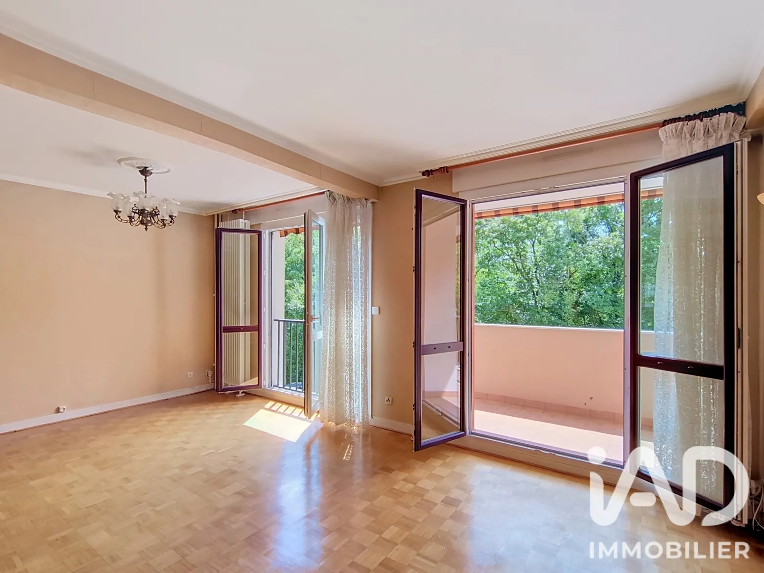 Vente appartement à Francheville (69340) : appartement 4 pièces 92 m² - 2085614 — 2
