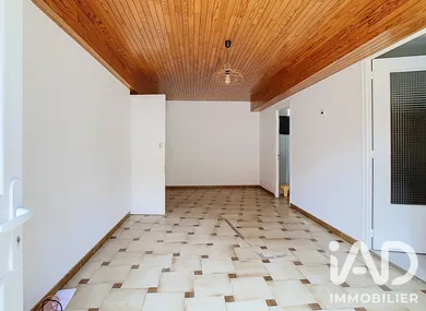Maison de campagne à Faux-Fresnay (51230)