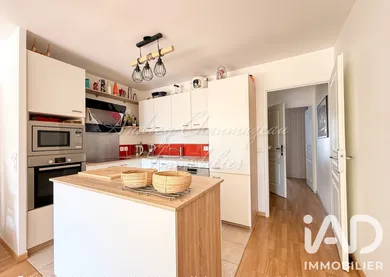 Apartment in Orsay (91400)