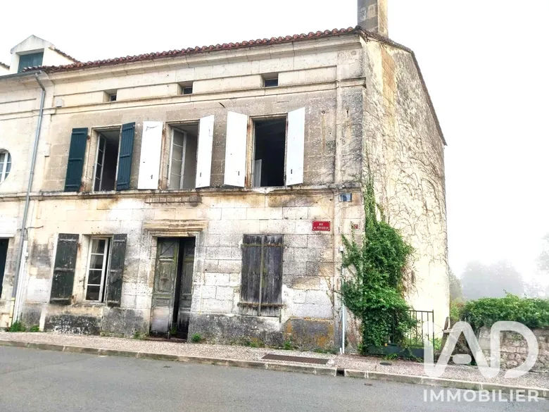 Maison 8 pièces 192 m² · à Mareuil · 192 m² · 93 000 €